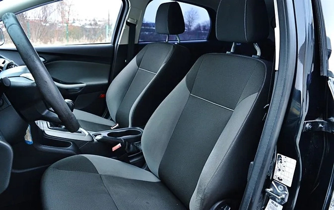 Ford Focus cena 26999 przebieg: 185000, rok produkcji 2012 z Łaszczów małe 154